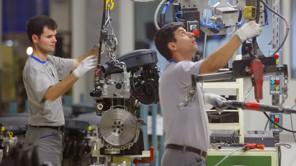 Frână bruscă în industria auto: Producția de mașini din România a scăzut cu 16%