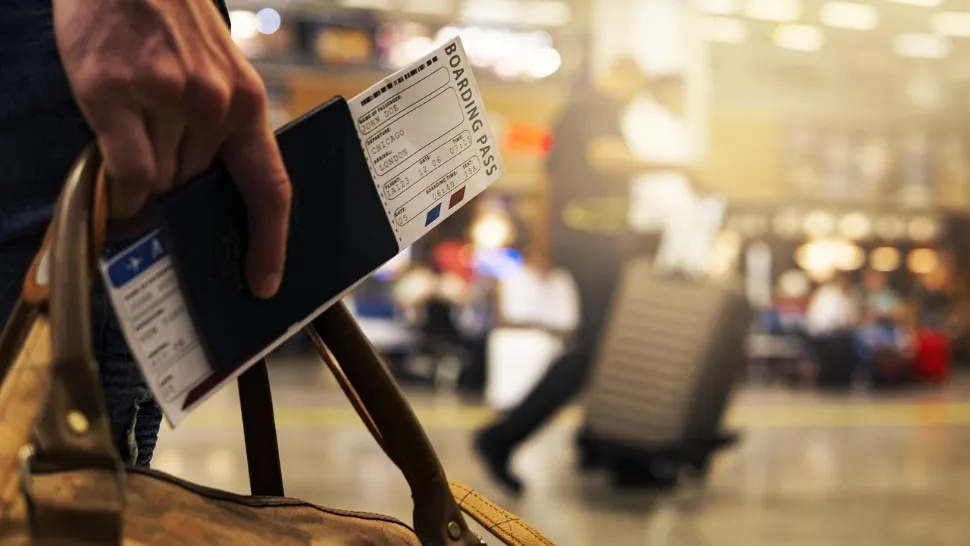 Decizie UE: Companiile aeriene, obligate să ofere bagaj de mână gratuit și despăgubiri mai rapide