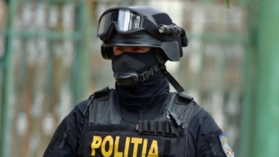 Mașini de sute de mii de euro, „spălate” în România. Polițiștii au descoperit o rețea care opera în mai multe țări
