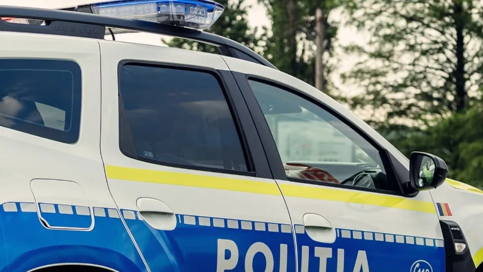 Curier acuzat că a furat coletele pe care trebuia să le livreze. Anchetatorii au descoperit și o rețea de proxenetism