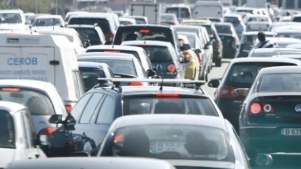 Infotrafic: Aglomeraţie pe Valea Prahovei şi de la Constanţa spre Bucureşti