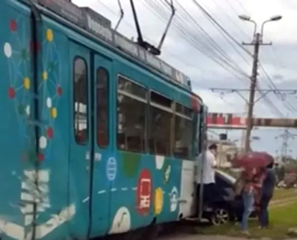 Accident rutier în Alexandria, la intersecția străzilor Dunării și Meșteșugarilor, fără victime