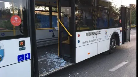 Până îi ies desenele animate primarului Victor Drăgușin, Alexandria cumpără trei autobuze second hand