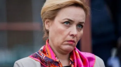 O femeie de serviciu din Videle își amintește trecutul demnitarilor de Teleorman: "Carmen Dan a pus accentul pe un personaj important și de aia a ajuns așa sus!"
