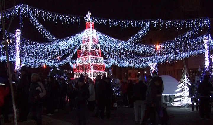 Alexandria cumpără ghirlande luminoase de peste 36.000 lei