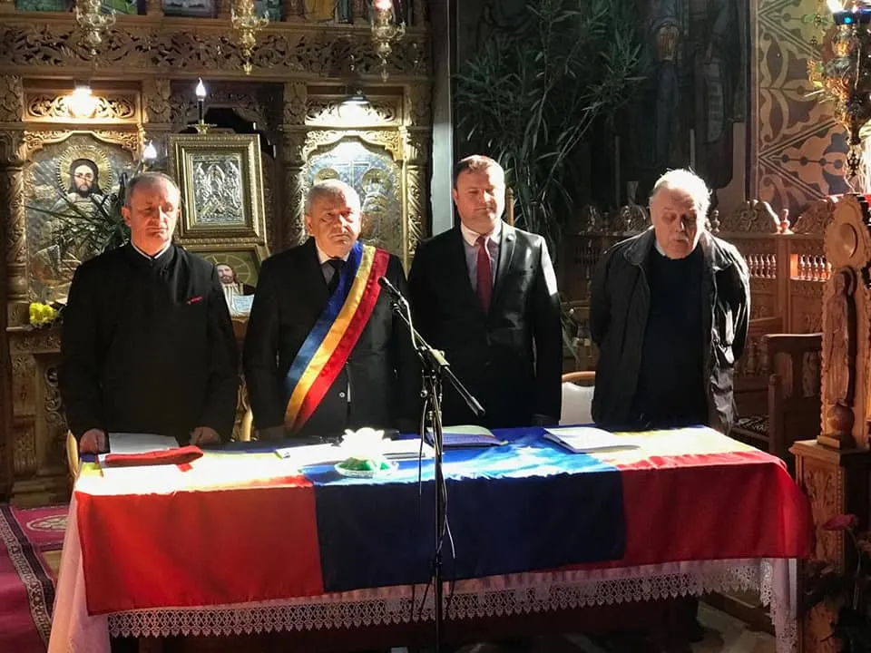 Președintele CJ Teleorman și primarul orașului Zimnicea au ținut un simpozion în biserică, cu spatele la Altar