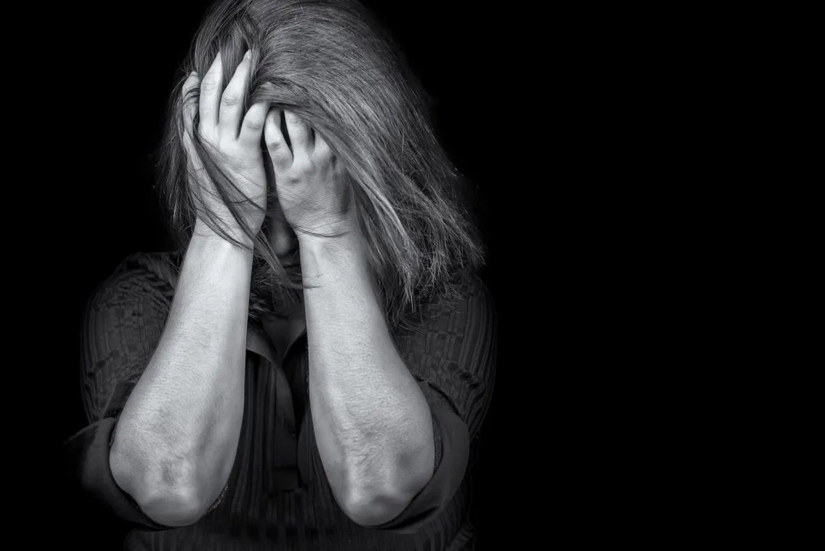 Bărbat încarcerat pentru că și-a agresat fosta iubită