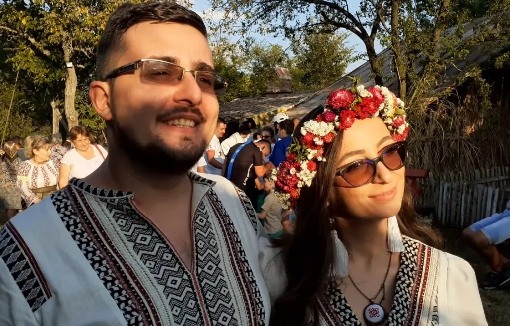 Fiul fostului procuror ”Portocală”, cununie în ograda ”Moromeților”