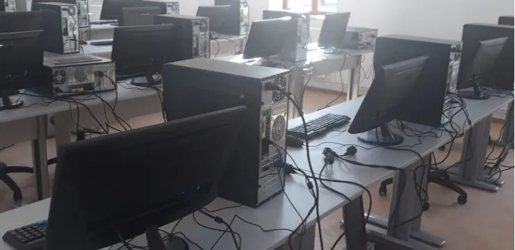 Noi investiții din bani publici la "Universitatea Partidului"