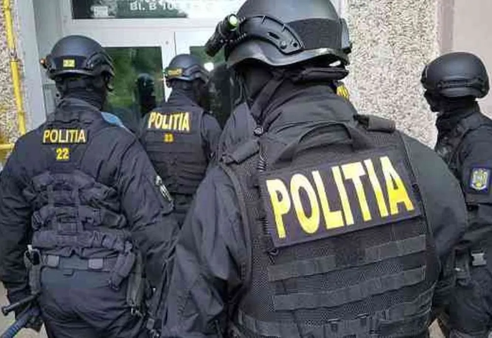 Patru percheziții au fost efectuate, luni, la locuințele unor persoane din Teleorman bănuite că au extras metale prețioase din pământ provenit de la Roșia Montană
