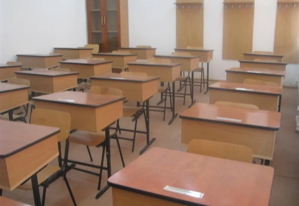 Guvernul ia în calcul redeschiderea școlilor la sfârșitul lunii mai, cel mai devreme, sau la începutul lunii iunie, cel mai târziu