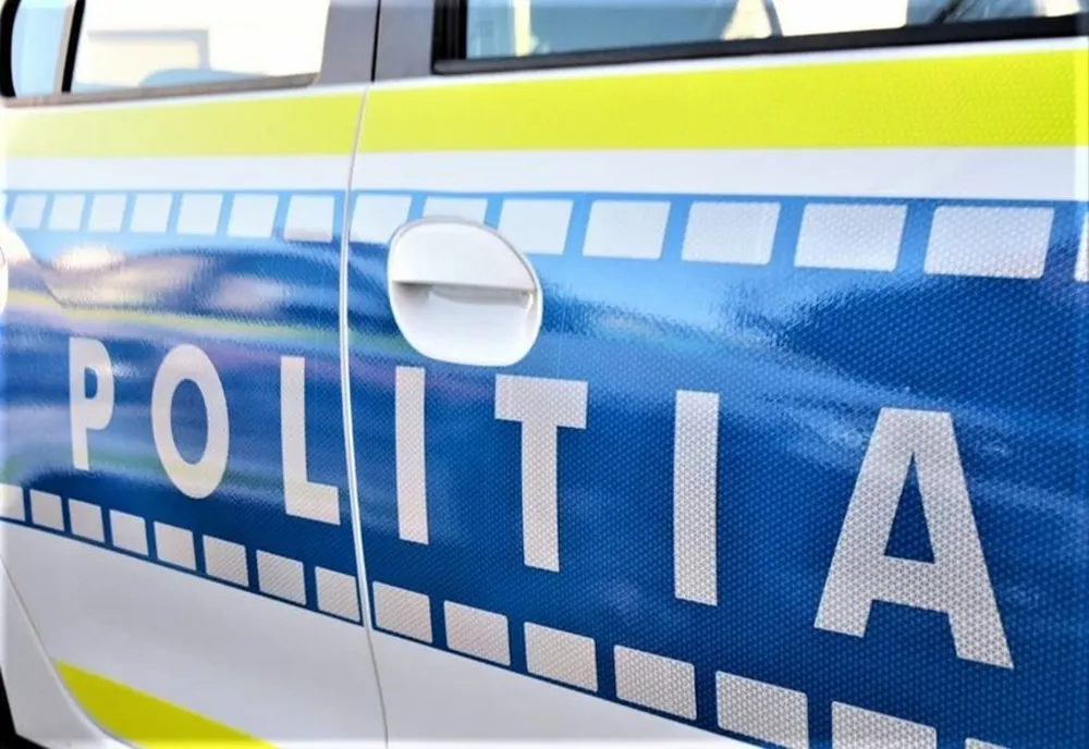 Teleorman: Un autocamion a intrat într-un copac de pe marginea drumului. Şoferul şi pasagerul au decedat