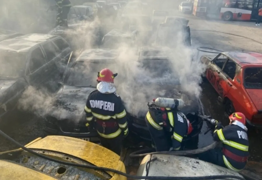Incendiu în curtea Regiei de Transport public din Craiova 
