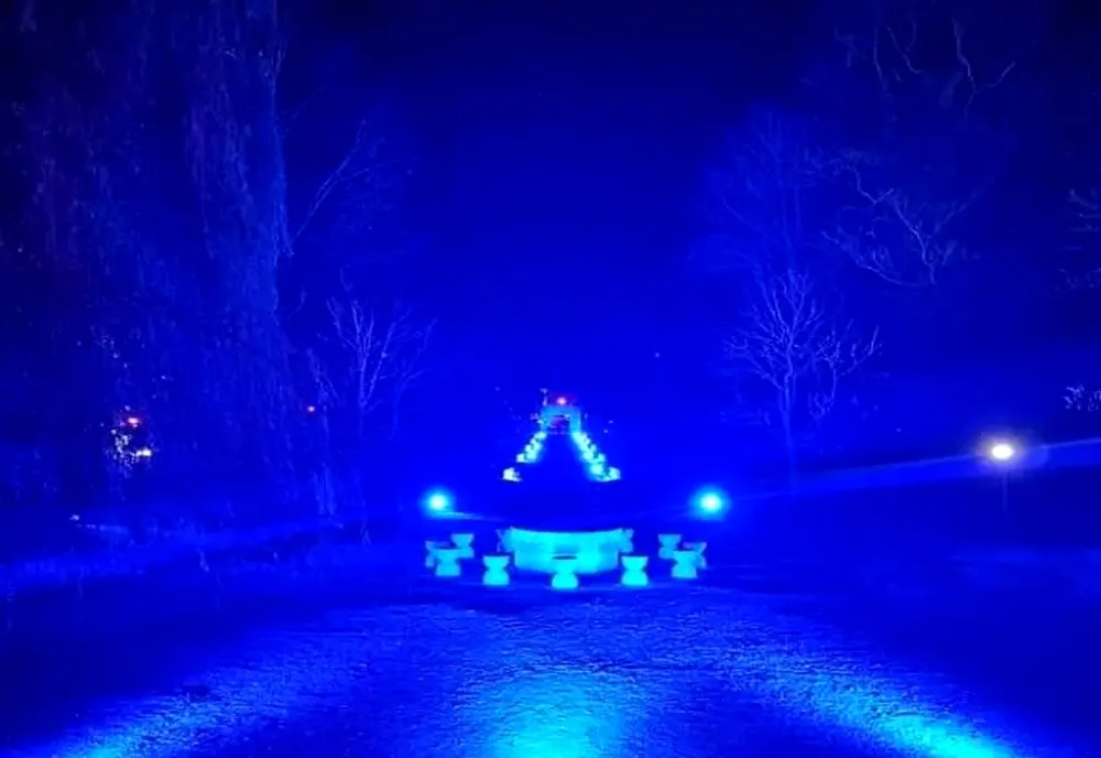 Lucrările Ansamblului Sculptural „Calea Eroilor” au fost luminate în albastru