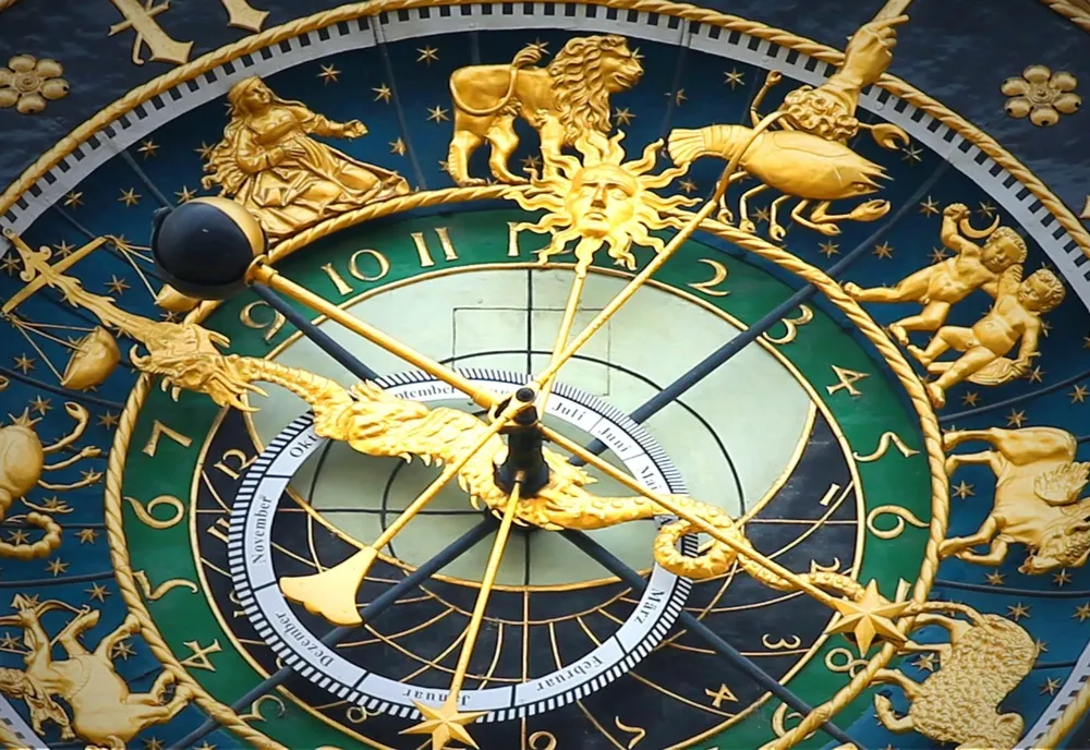 Horoscopul zilei, vineri 3 noiembrie 2023. Se ascut săbiile în lumea astrelor