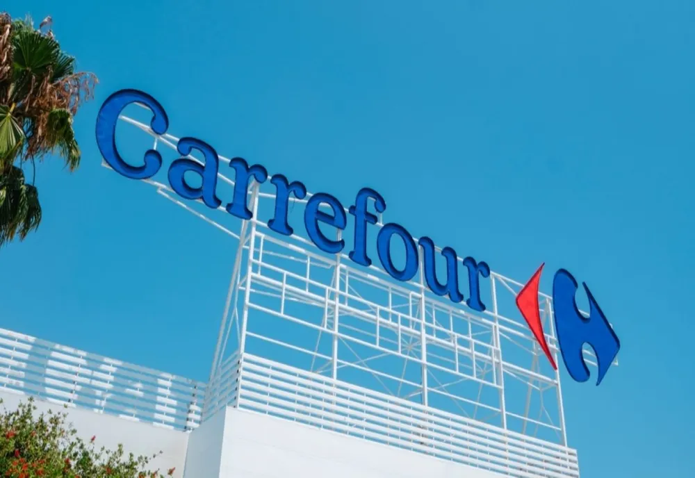 Prima mare schimbare la Carrefour după preluarea de către români. Decizia care se vede în toate magazinele