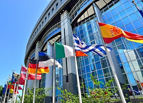 Negocieri pe genunchi la Bruxelles: Guvernul încearcă să recupereze cele 4,9 miliarde de euro din PNRR