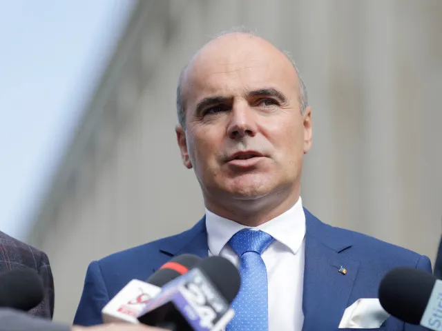 Rareș Bogdan îl desființează pe Ilie Bolojan și explică de ce refuză să plece din fruntea guvernului: „A înghițit cheia de la Palatul Victoria”