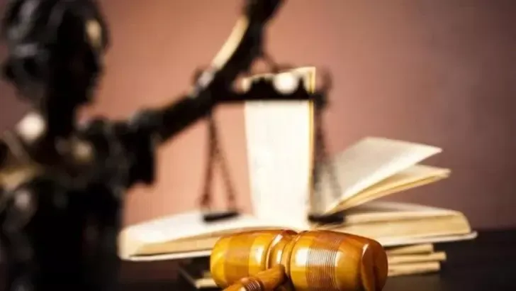 Judecătorii instanțelor din București amenință cu posibila oprire a activității și denunță „degradarea statului de drept”