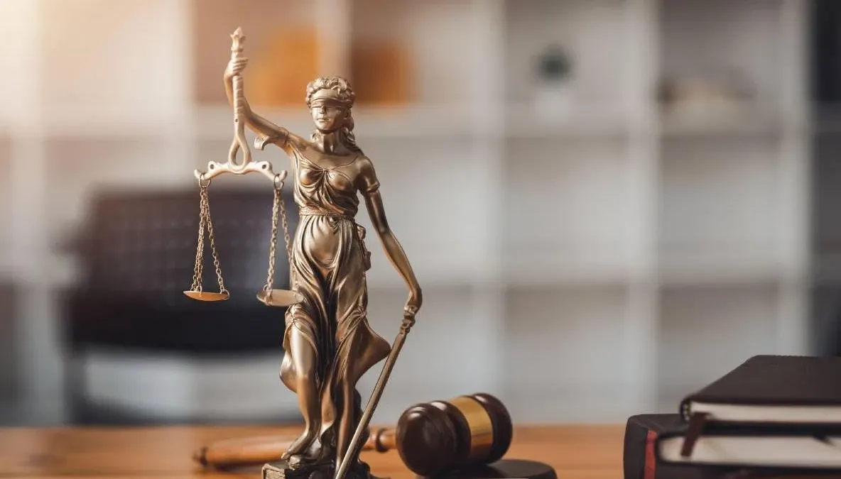 Grefierii și personalul auxiliar din Justiție anunță proteste și oprirea activității după noua lege a salarizării