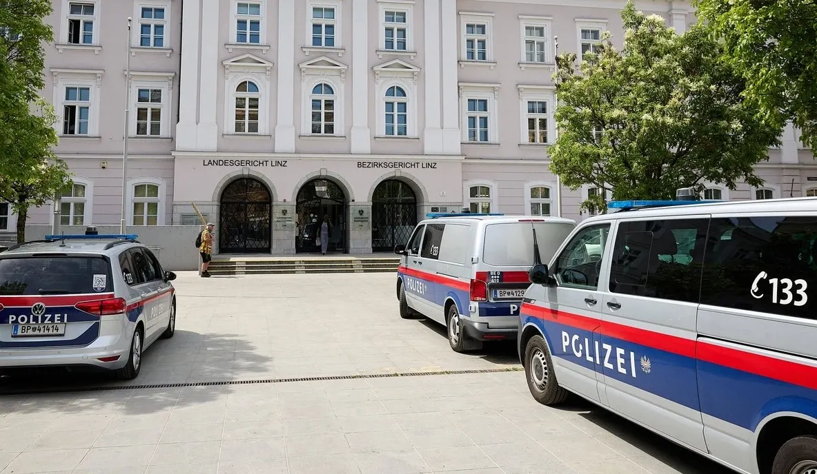 Teroare într-un oraș din Austria: focuri de armă pe stradă, trei oameni au murit