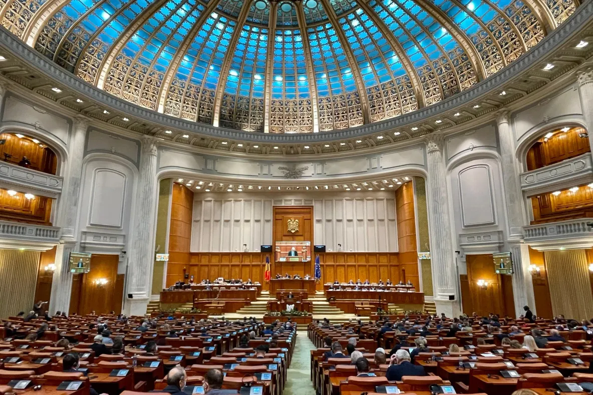 Zi decisivă în Parlament: audierile pentru Guvernul Veștea încep la prânz, votul final - luni seara