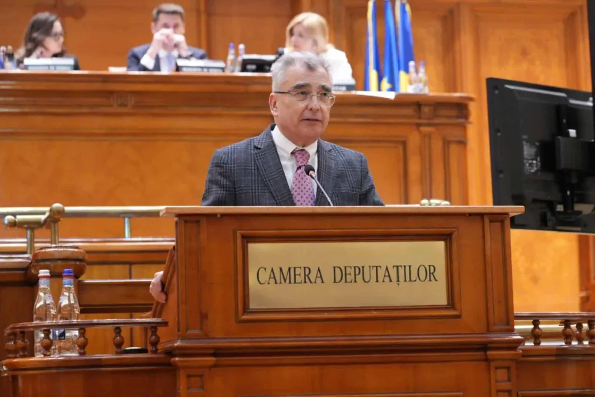 Petrișor Peiu (liderul senatorior AUR): „6 miliarde de euro, făcuți cadou fără licitație unei firme străine, în timp ce industria românească este ignorată”
