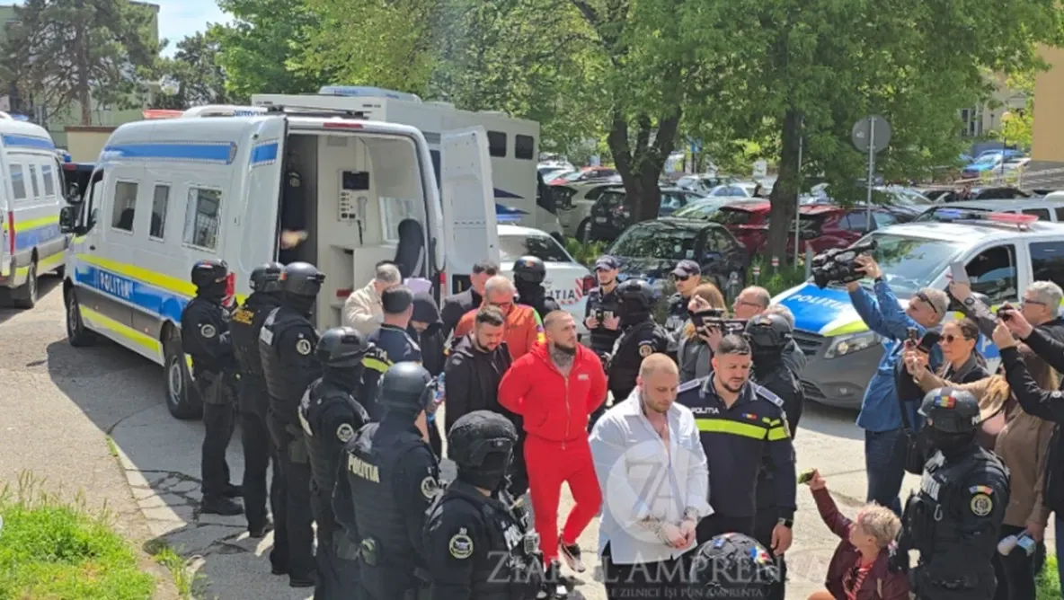 Stare de asediu la Tribunalul Constanța. Zeci de mascați păzesc clădirea în timpul procesului unui clan interlop care a terorizat orașul — FOTO/VIDEO