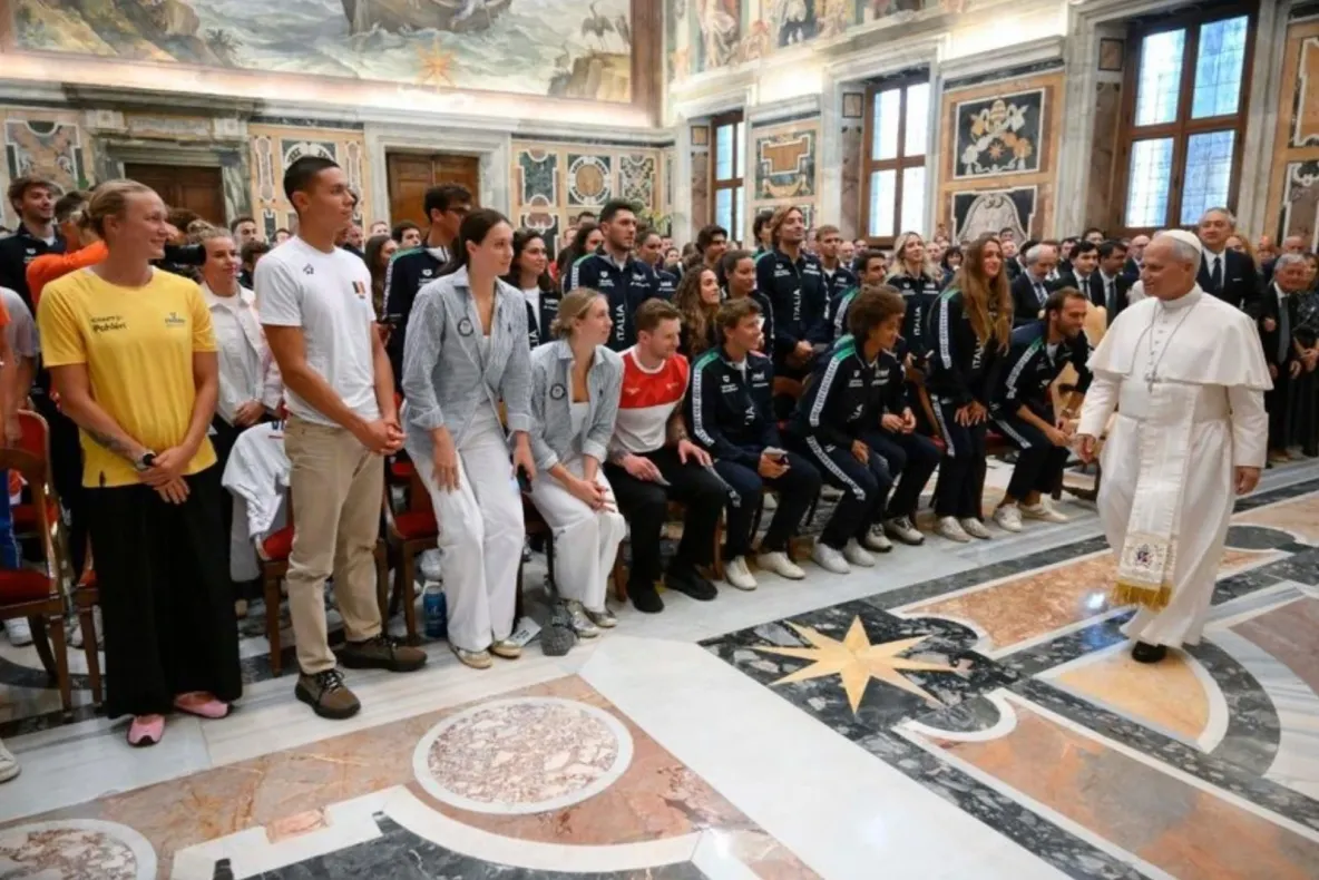 David Popovici, în audienţă la Papa Leon. ”Sportul este medicament pentru trup şi spirit”