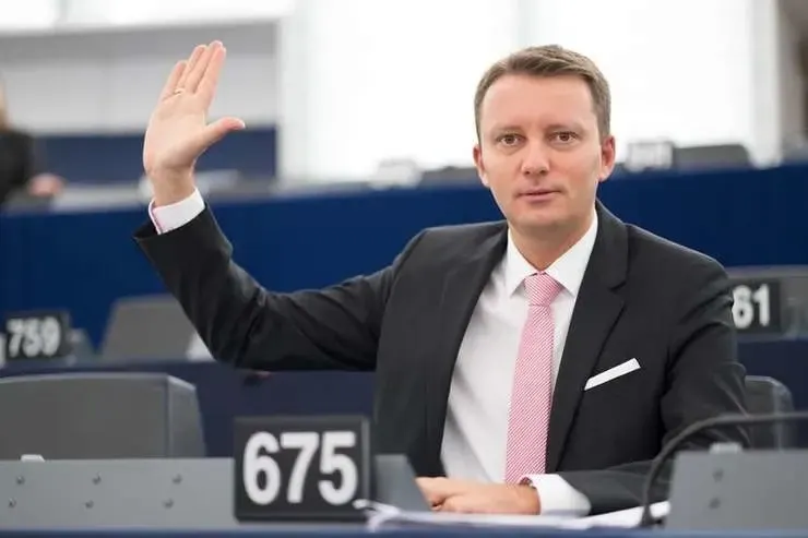 Cine este premierul propus de Ilie Bolojan și ce legături secrete are cu Berlinul