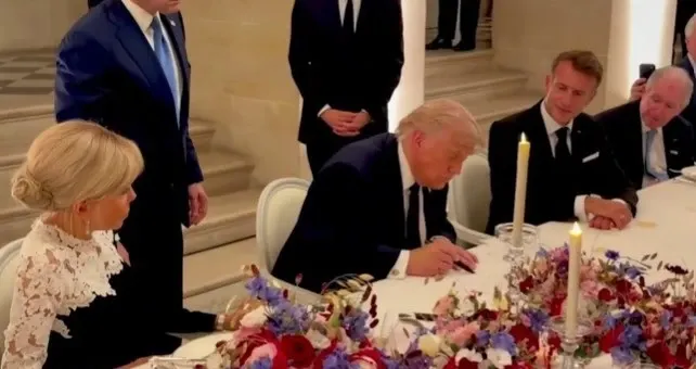 Moment istoric la Versailles. Donald Trump a semnat ACORDUL DE PACE cu Iranul - VIDEO
