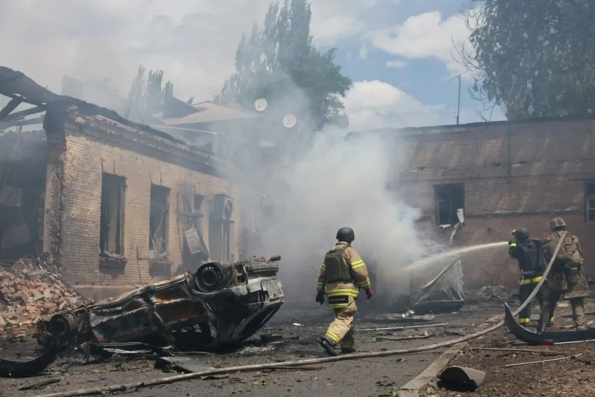 Noi bombardamente în Ucraina. Rusia a atacat orașul Sumî cu cinci bombe ghidate