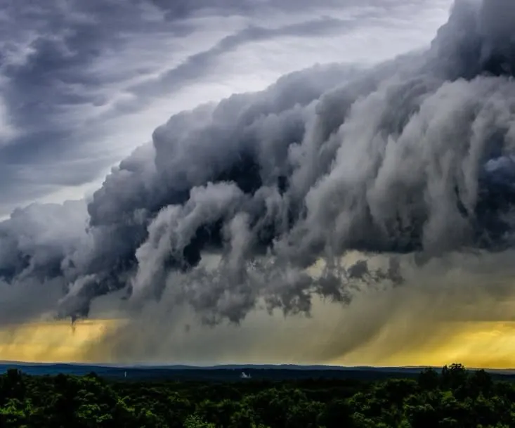 Două zile de extreme meteo: caniculă de până la 39 de grade și furtuni puternice în aproape toată țara