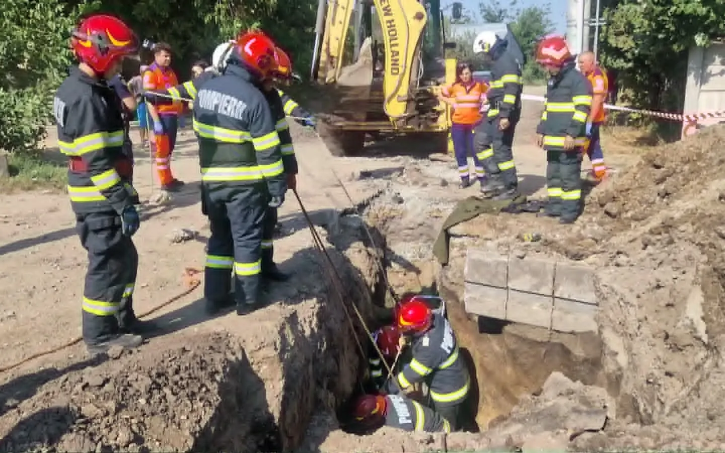 Tragedie în județul Teleorman: un bărbat a murit după ce a fost prins sub un mal de pământ