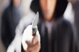 Atac cu cuțitul în curtea unei școli din Teleorman: un adolescent de 15 ani, cercetat pentru tentativă de omor