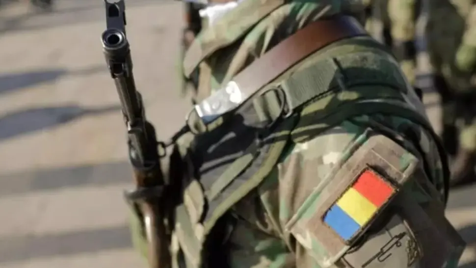 Aproape 2.000 de pensionari militari cer banii înapoi