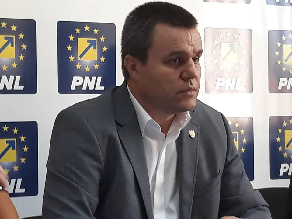 42195063_562840944119334_6931428052912046080_n