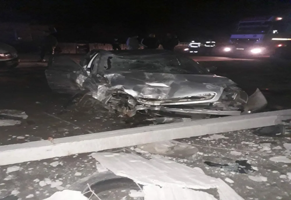 FOTO. Doi tineri răniţi într-un accident rutier produs într-o localitate din Teleorman