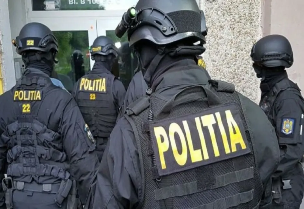 Percheziţii la traficanţii de droguri din Teleorman. Patru persoane, reţinute