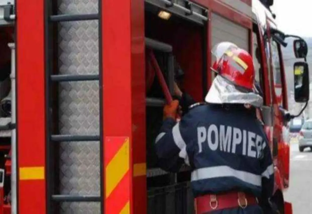 COPIL DE DOI ANI, SALVAT DE POMPIERI DINTR-UN PUŢ DE IRIGARE