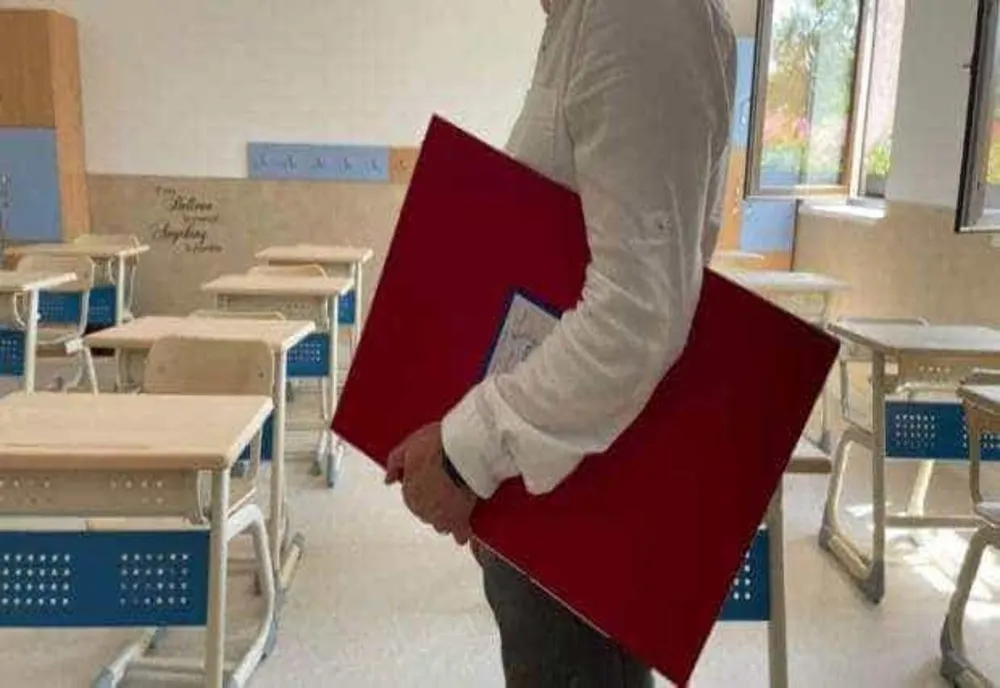 Profesor de religie din Buzău, investigat pentru presupusă racolare de minori și schimb de mesaje cu o elevă