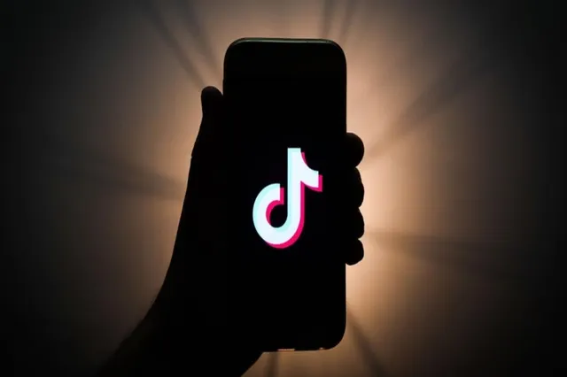 Val de reacții după atacul de la Cluj: Raluca Turcan vrea blocarea TikTok pentru răspândire de fake news