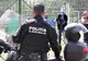 Căciuli de blană și curele de piele pentru polițiștii locali din Alexandria