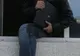 Atenție la ”meseriași”! Un tânăr a furat o geantă din locuința la care lucrase