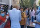 VIDEO | De ce Raluca Turcan îşi acoperă urechile, atunci când o femeie i se plânge că nu-i ajunge salariul