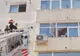 Teleorman: Copii rămaşi blocaţi într-un apartament de la etajul trei, salvaţi de pompieri