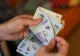 Românii pierd 900 de lei din salariul mediu din cauza inflației. Noile date, cum s-a modificat valoarea banilor în ultimii doi ani